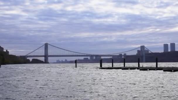 Мост Джорджа Вашингтона Через Манхэттен Нью Джерси Гудзон — стоковое видео