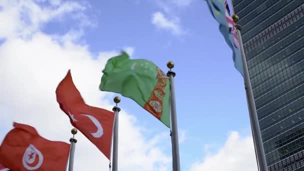 Turkse Vlag Wapperend Wind Met Tunisische Turkse Vlaggen Lucht Achter — Stockvideo