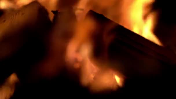 Detailní Záběr Ohně Hořícího Dřeva Papíru Vytápění Palivem — Stock video