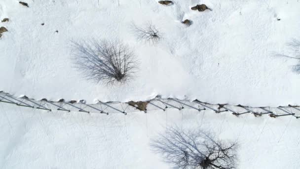 Çığ Kontrol Çiti Yukardan Çığ Savunmasının Kışın Hava Görüntüsü — Stok video