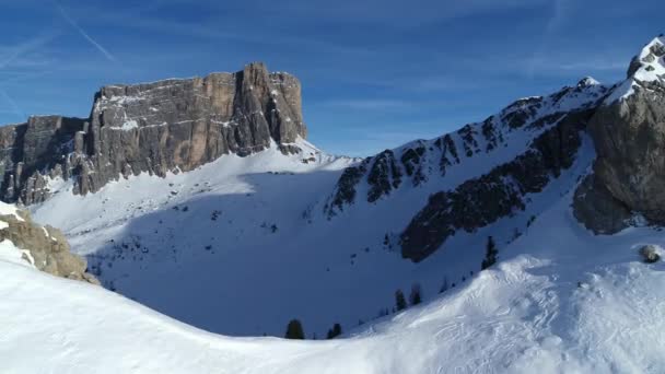 Hermosas Imágenes Drones Paisajes Alpinos Invierno Aérea Las Dolomitas — Vídeos de Stock