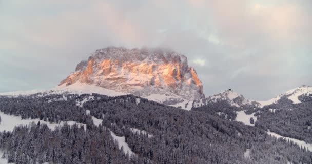 Sunrise Landscape Winter Mountains Covered Snow Aerial Mountain View Sassolungo — Stock Video
