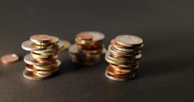 Focus 'a girip çıkan Euro' lar. Para birimi olarak Euro Para Birimi.