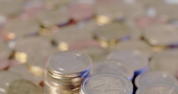 Muchas Monedas Euro Montón Monedas Superficie Blanca Centavos Monedas Gran — Vídeo de stock