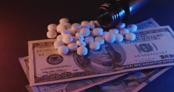 Médecine Pour Traitement Maladie Pilules Sur 100 Dollars Billets Banque — Video