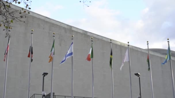 Повільний Рух Під Час Вітру Прапор Єднаних Націй Знаходиться Нью — стокове відео