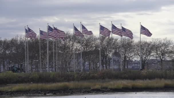 Verenigde Staten Van Amerika Vlaggen Flag Plaza Inn Vlaggen Slow — Stockvideo