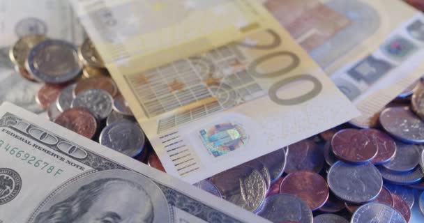 Zweihundert Euro Schein Europäische Währung Hundert Dollar Scheine Mit Münzen — Stockvideo