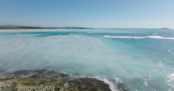 Vista Aérea Mar Mediterrâneo Levanta Surfista Remo Homens Prancha Surf — Vídeo de Stock