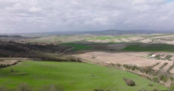 イタリアのヒルトスカーナ風景の空中ビュー 美しい広い風景 丘陵風景 — ストック動画