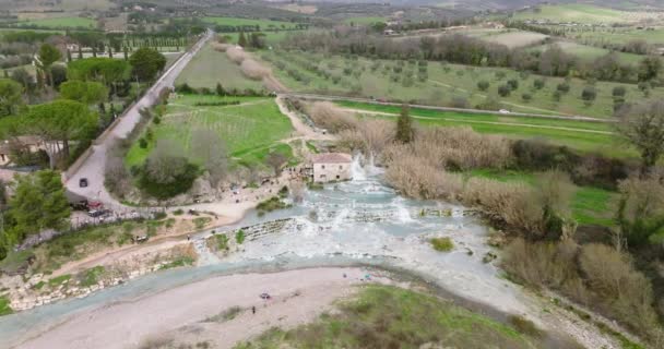 Luchtfoto Van Thermaalbad Saturnia Toscane Italië Beroemde Waterval Italië Influencer — Stockvideo