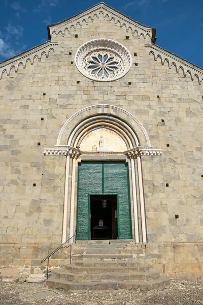 Corniglia Talya Haziran 2021 Corniglia Daki Kilise Akdeniz Kasabası Ndaki — Stok fotoğraf