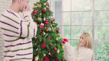 Çiftler Noel günü mutlu bir evlilik, çift olarak yaşam tarzımız aşıklar yeni yıldan önce Noel tatiliniz kutlu olsun.