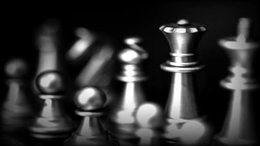 Bulanık arkaplanlı satranç tahtası oyunu ile iş oyunu rekabetçi stratejisi