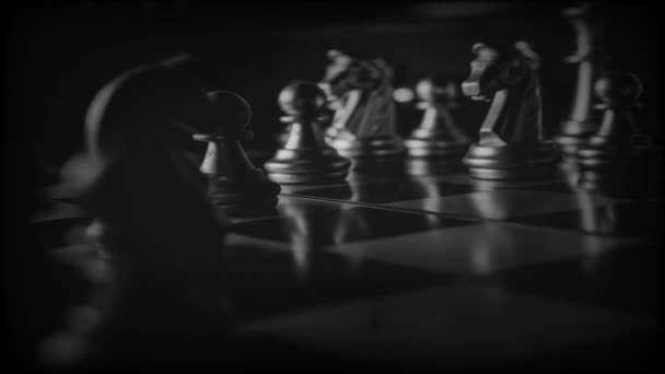 Бизнес Игра Конкурентоспособная Стратегия Шахматной Настольной Игрой Размытым Фоном — стоковое видео