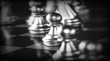 Bulanık arkaplanlı satranç tahtası oyunu ile iş oyunu rekabetçi stratejisi