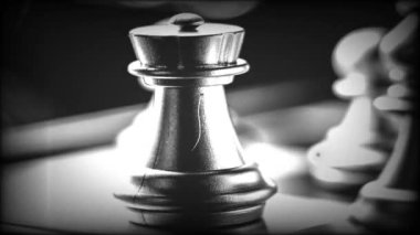 Bulanık arkaplanlı satranç tahtası oyunu ile iş oyunu rekabetçi stratejisi