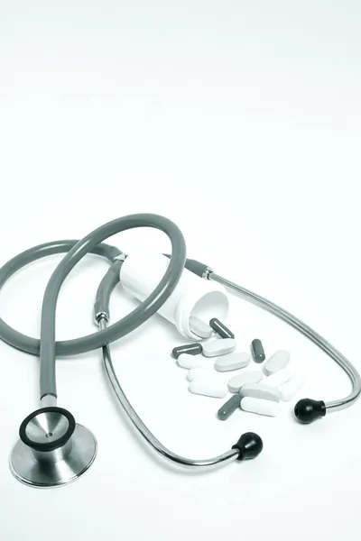 Stetoskop Pigułki Białym Tle — Zdjęcie stockowe