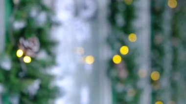 Güzel Bokeh 'li, bulanık arka planlı, yanıp sönen çelenkler..
