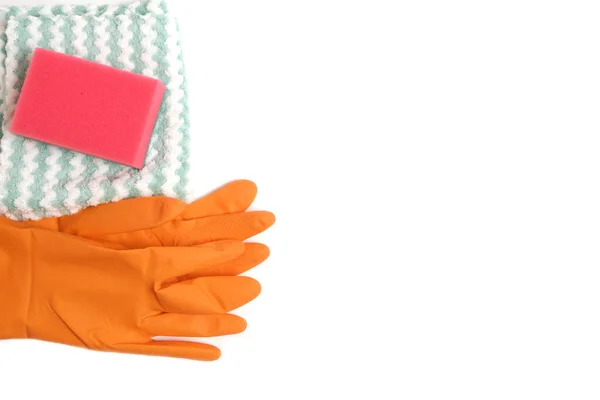 白色背景上的湿清洁手套 海绵和抹布 公用事业清洁和清洁房地 — 图库照片