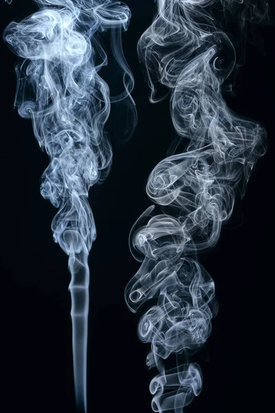 Két Fúvóka Felhők Füst Fürtök Fekete Háttér — Stock Fotó