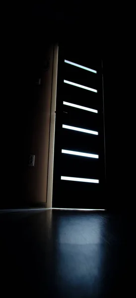 Licht Bricht Durch Glas Und Die Halb Geöffnete Tür Ins — Stockfoto