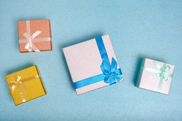 Χριστουγεννιάτικα Δώρα Κουτιά Δώρων Μπλε Λαμπερό Φόντο — Φωτογραφία Αρχείου