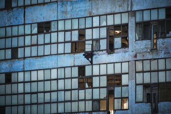 Broken Glass Facade Old Industrial Abandoned Factory Building — Zdjęcie stockowe