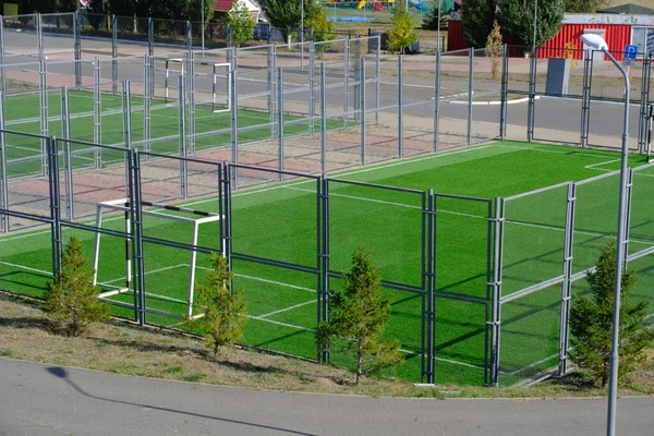 Dos Campos Fútbol Con Césped Artificial Recién Puesto —  Fotos de Stock