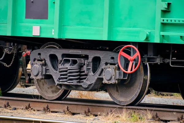 Stahl Radsatz Von Eisenbahnwagen Auf Schienen — Stockfoto