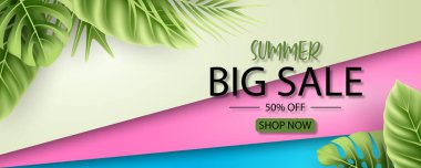 Tropikal yaprak arkaplanlı yaz indirimi afişi tasarımı