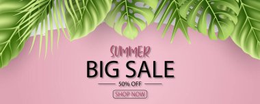 Tropikal yaprak arkaplanlı yaz indirimi afişi tasarımı