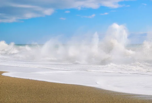 Abkhazia Gagra Big Wave Rolls Coastline — Stock Photo, Image