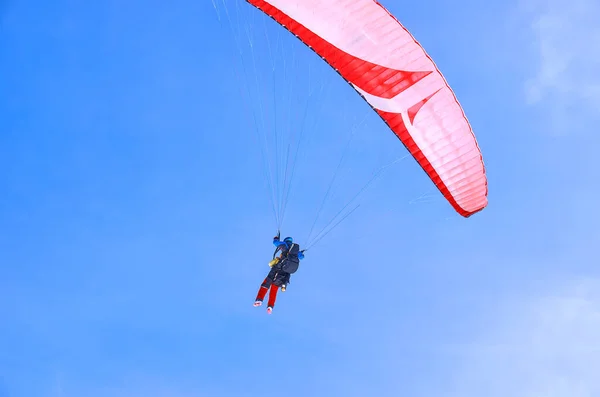 Tandem Two People Paraglider View Blue Sky — Stock Photo, Image