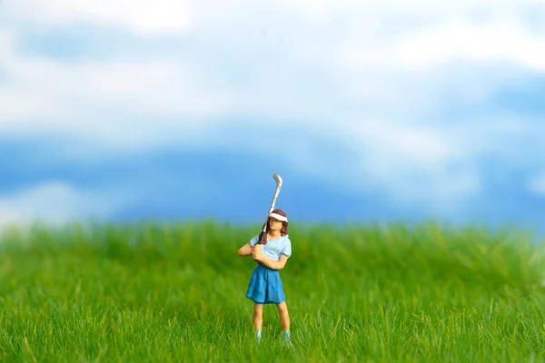 Miniature People Toy Figure Photography Girl Golfer Standing Meadow Golf — Stockfoto