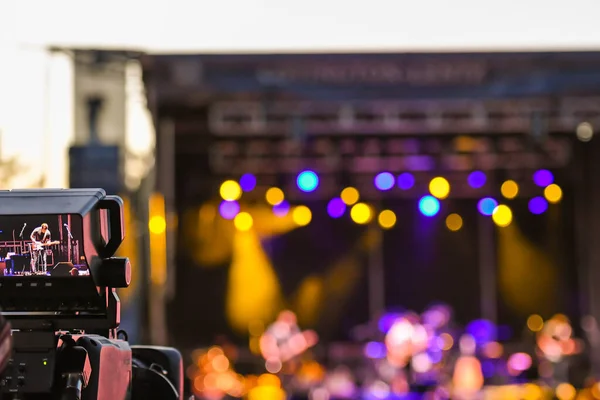 2021 yazında St. Louis, Mo 'da bir rock konserinin görüntüsü..