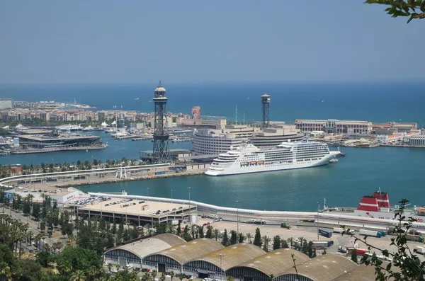 Barcelona Spanje Juli 2018 Een Panoramisch Uitzicht Baai Haven Cruiseschepen — Stockfoto
