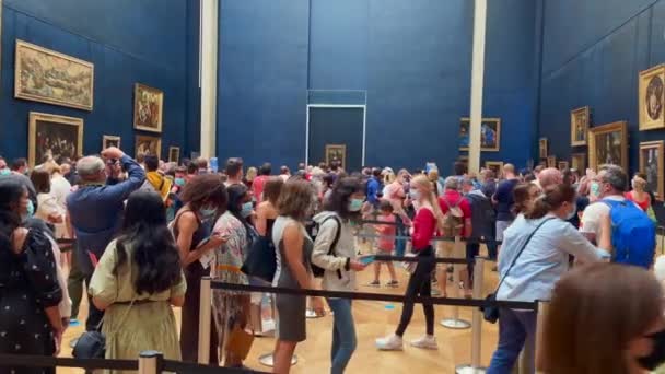 Bezoekers Staan Rij Beroemde Mona Lisa Schilderijen Zien Het Louvre — Stockvideo