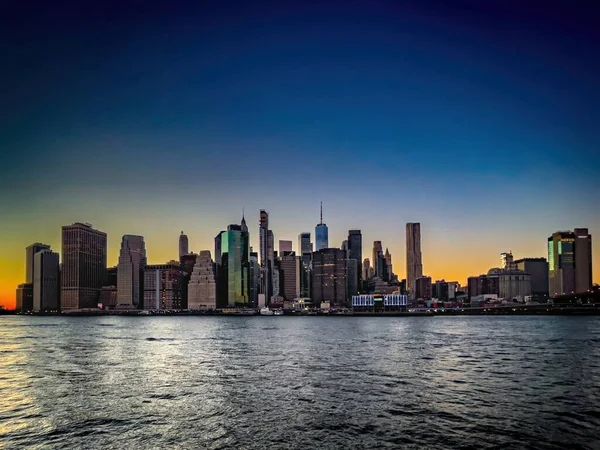Красивый Закат Красочное Небо Видом Манхэттен Нью Йорке — стоковое фото