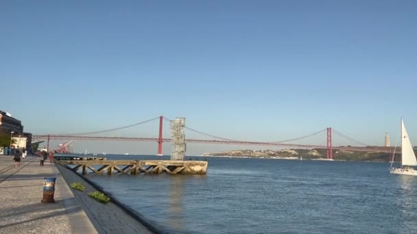 Lisbon Portugal July 2022 Panoramic View Iconic Ponte Abril Bridge — 图库视频影像