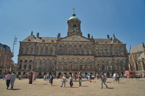 Amsterdam Netherlands July 2022 Tourists Candid Moments Dam Square Popular —  Fotos de Stock