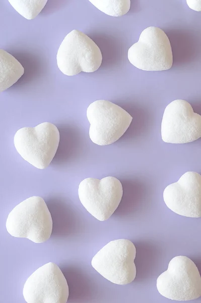 Bílá Třpytivá Srdce Purpurovém Pozadí Valentines Den Estetické Tapety — Stock fotografie