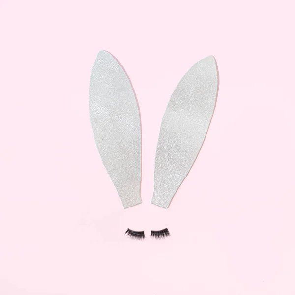 Pastel Pembe Arka Planda Kirpikleri Olan Paskalya Tavşanı Kulakları — Stok fotoğraf