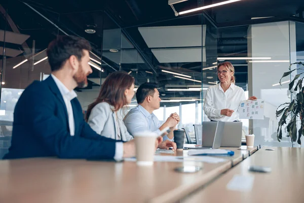 Beautiful Businesswoman Gives Report, Presentation to Her Business Colleagues in the Conference Room — Stock Photo, Image