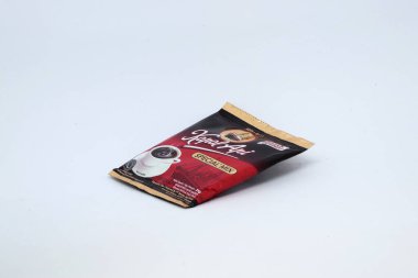 Kapal api kahve kesesi fotoğrafı, beyaz arkaplan.