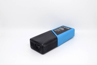 Beyaz arkaplanı olan Gatsby şehir parfümü