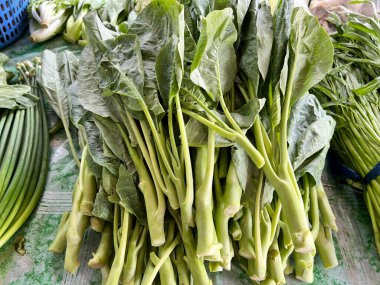 Taze sebzeleri satmak için kapatın.