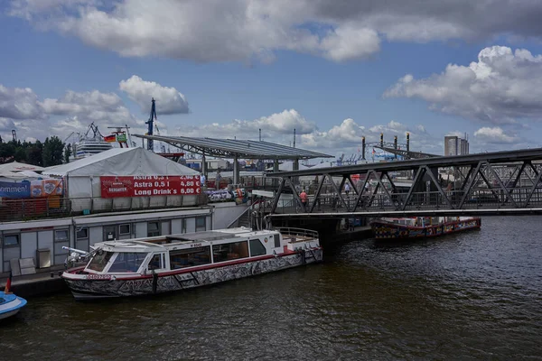 Hamburg Deutschland Juli 2021 Pauli Anlegestellen Sind Der Größte Anlegeplatz — Stockfoto