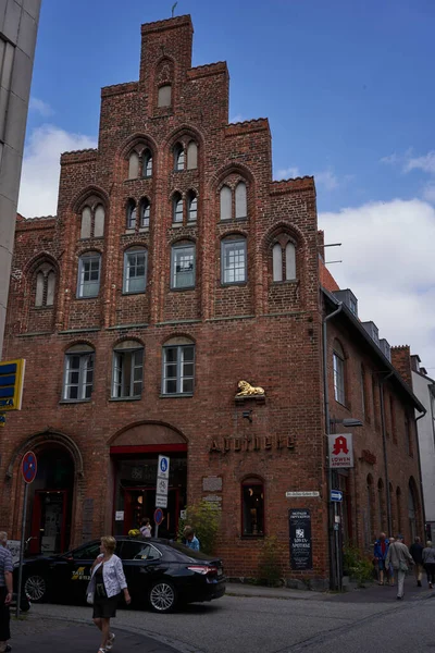 Luebeck Alemanha Julho 2021 Uma Típica Casa Cidade Gabled Corvo — Fotografia de Stock