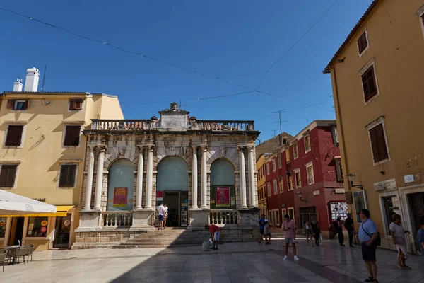 Zadar Hırvatistan Ağustos 2021 Halk Meydanı Yaz Öğleden Sonraları Zadar — Stok fotoğraf